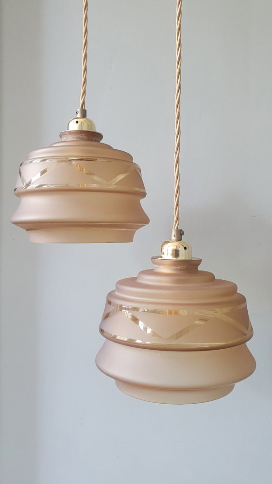 Image 1 of Set Vintage hanglampen - rose opaline glas met frosted textuur en decoratie