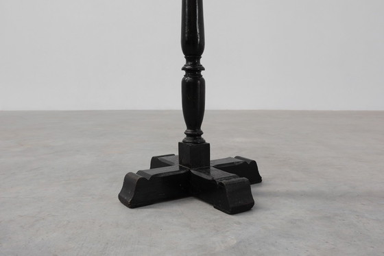 Image 1 of Französisches rustikales schwarzes Bücherregal aus Massivholz, ca. 1850