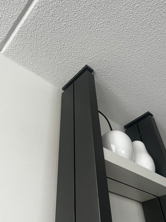 Image 1 of Mobile TV Interstar con pensile in grigio grafite e bianco alpino – design olandese