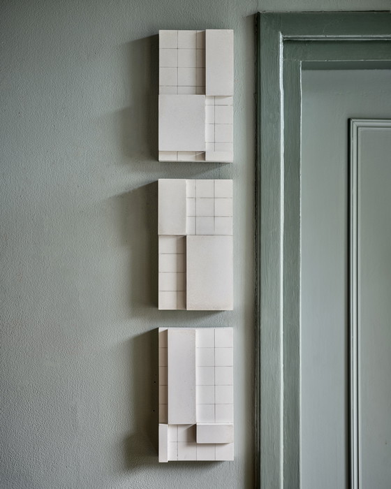 Image 1 of Set di tre oggetti da parete in cemento brutalista