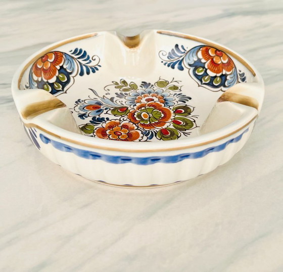 Image 1 of Posacenere vintage in ceramica policroma dipinta a mano Flora Delft, Olanda n. 966