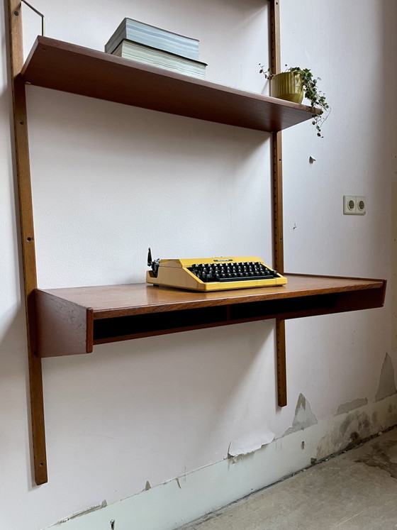 Image 1 of Vintage wandsysteem in de stijl van het Cadovius Royal System - Deens vintage - teak fineer