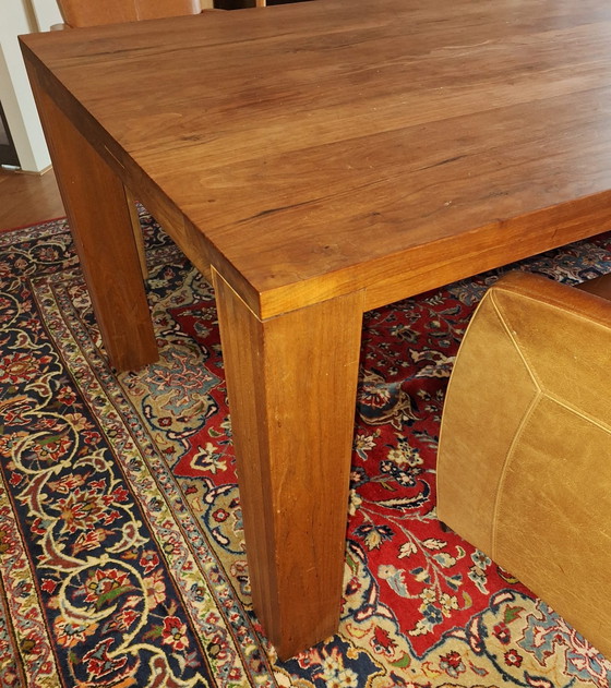 Image 1 of Mesa de comedor de nogal con 6 sillas