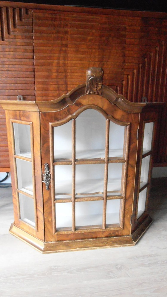 Image 1 of Classic Vintage display case walnut front, with key