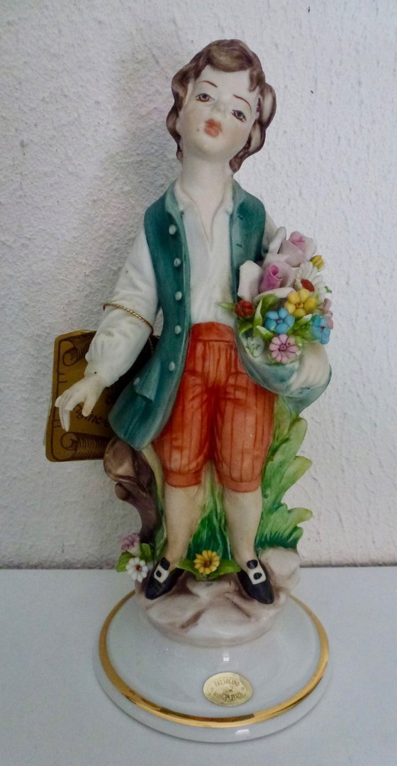 Image 1 of 2x Vintage Capodimonte figurines, hand-painted.