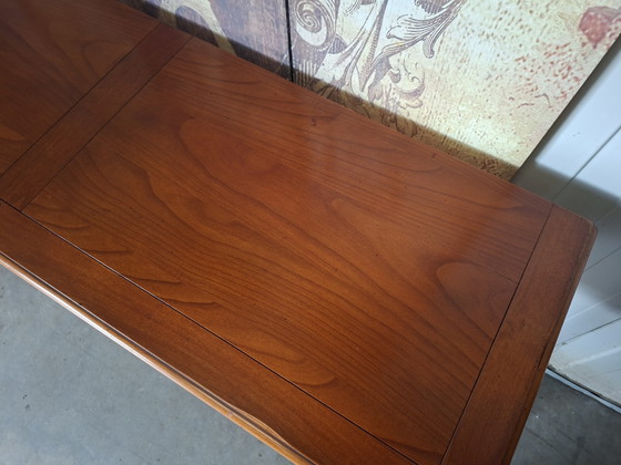 Tables d'appoint classiques en bois de cerisier, console murale, légères traces d'usure dues à l'âge, – Wood (photo 6 of 7)