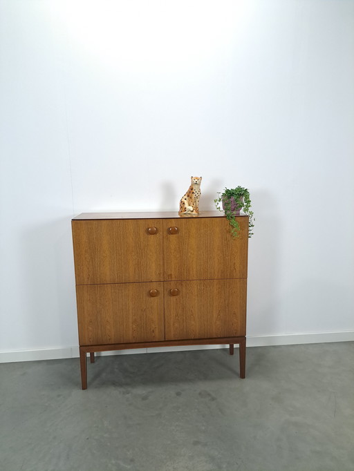 Palisanderfurnier Palette Möbel Schrank mit 4 Fächern und runden Griffen vintage