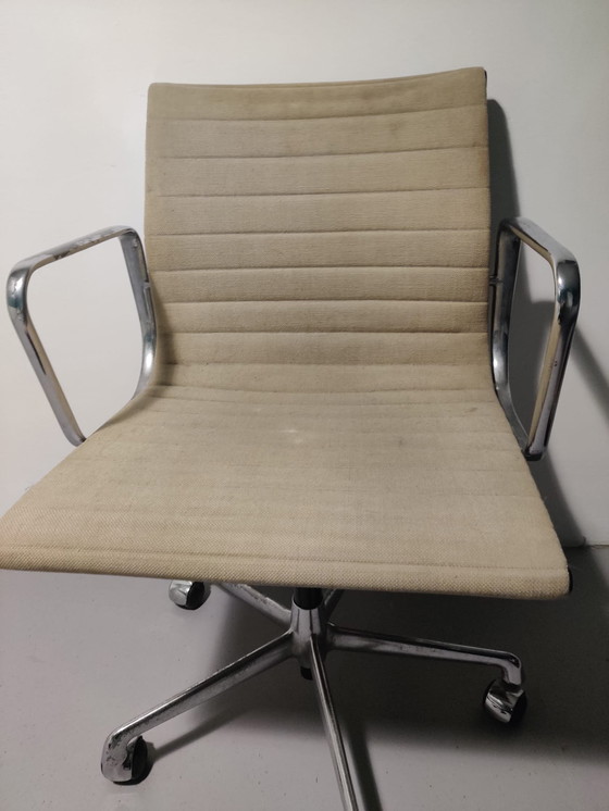 Image 1 of 2 X Eames E108 et 1 X Ea118 Herman Miller