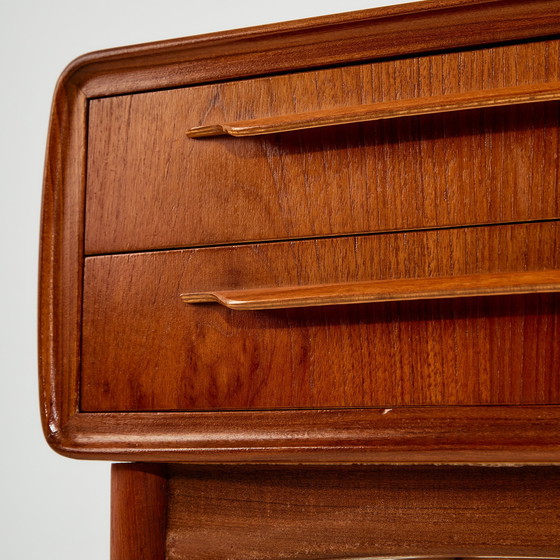 Image 1 of MK11125 Table de nuit en teck par Johannes Andersen pour CFC Silkeborg