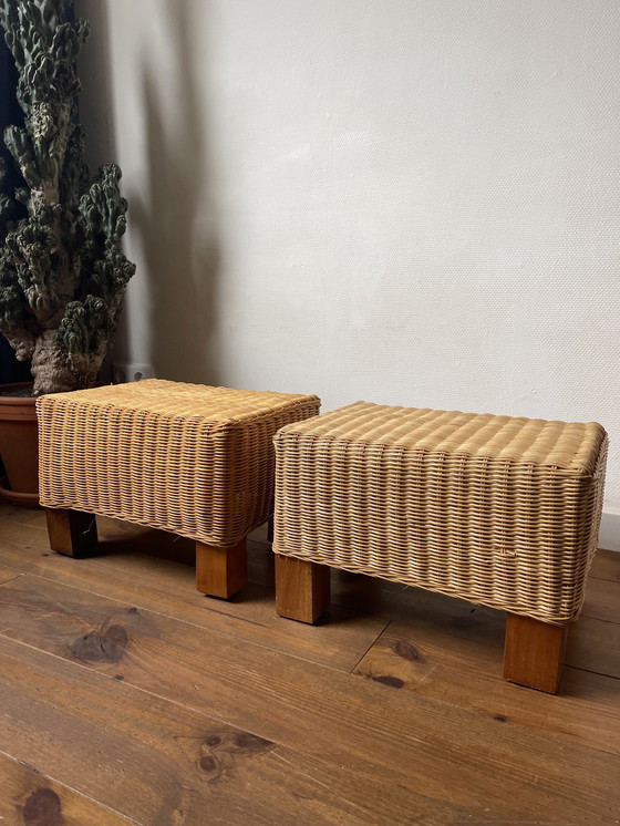 Image 1 of Set di 2 poggiapiedi vintage in rattan