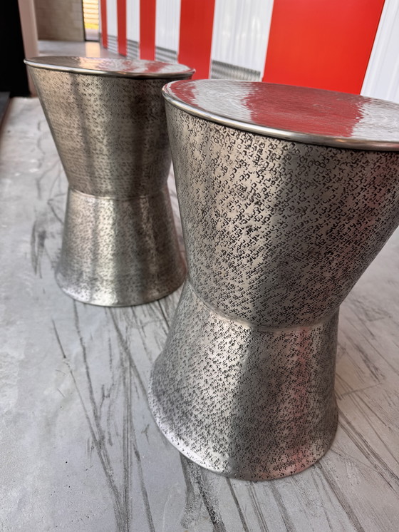 Image 1 of Nic Duysen, 2x gehamerde ijzeren krukken 