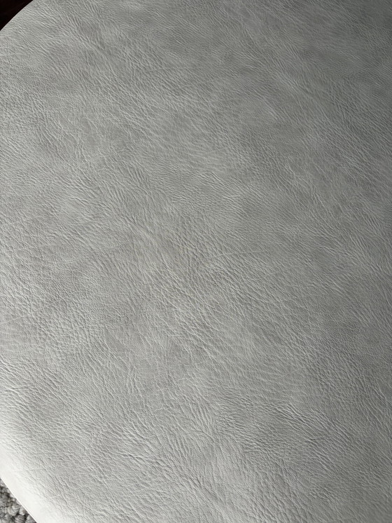 Image 1 of Houf aus genarbtem, grauem Leder, 80 cm