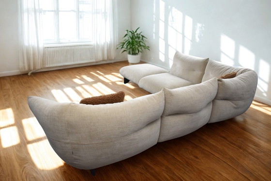 Image 1 of Canapé-lit Cassina Moncloud design, état neuf.