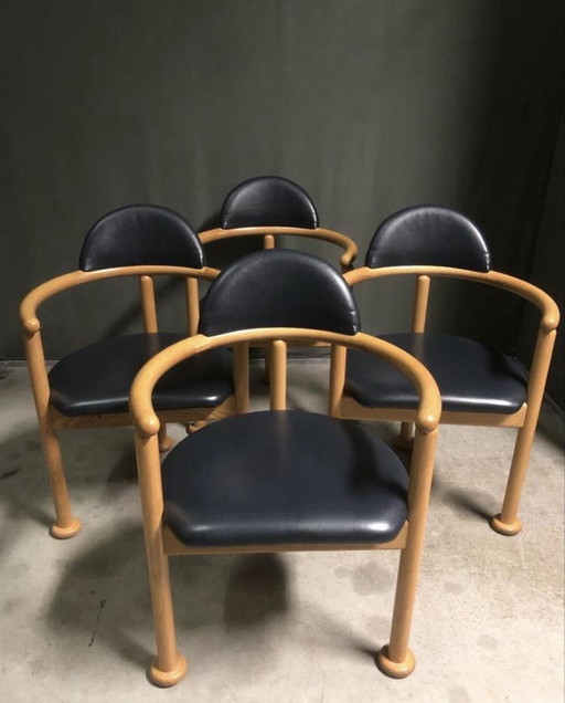 4 moderne eetkamerstoelen