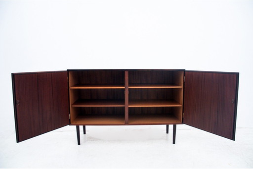 Commode en bois de rose par Gunni Omann, Danemark, années 1960