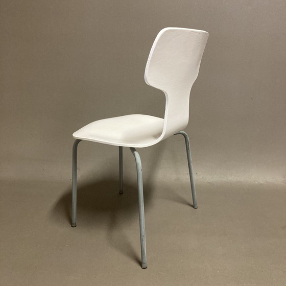Image 1 of Chaise Modèle 3123 Enfant Arne Jacobsen