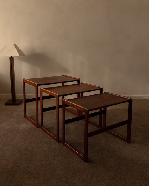 Tables d'appoint / tables gigognes vintage danoises en teck (lot de 3) – Arne Hovmand-Olsen pour Mogens Kold – Danemark, 1960