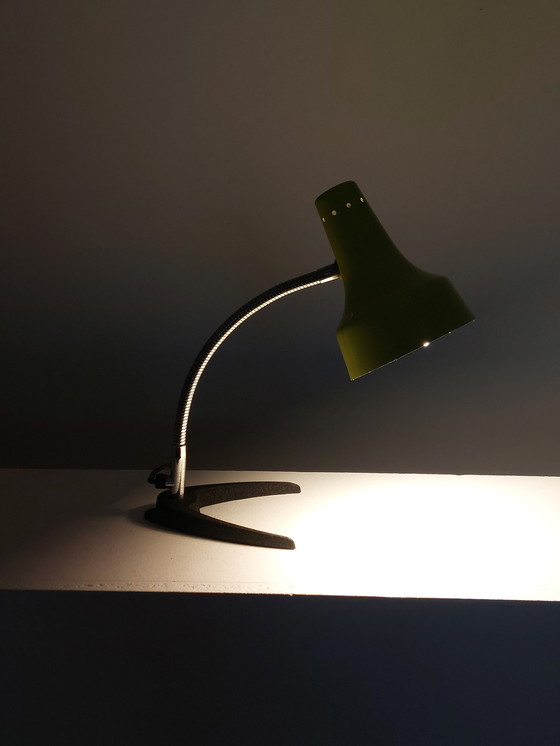 Image 1 of Greenish-yellow vintage mid-century table lamp, crow's foot, gooseneck, crinkle finish