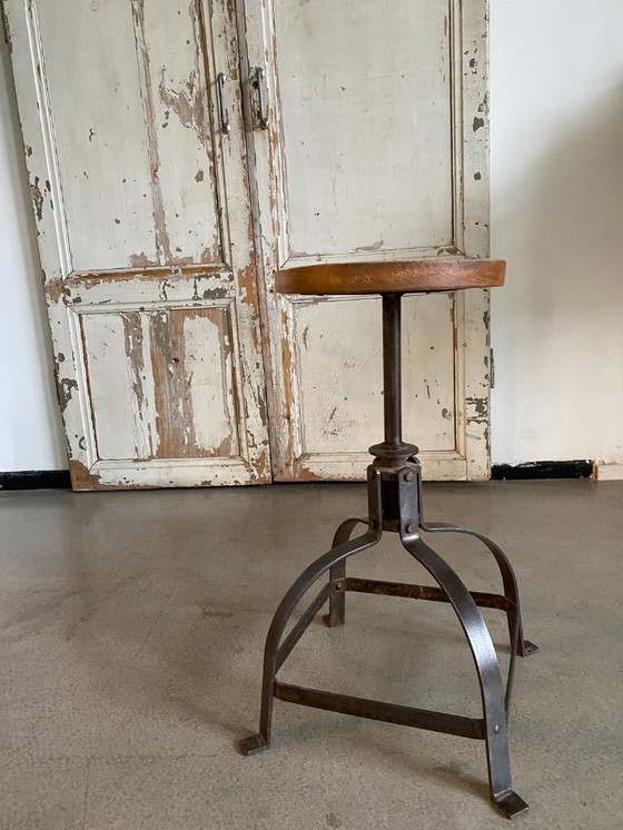 Image 1 of industriële kruk