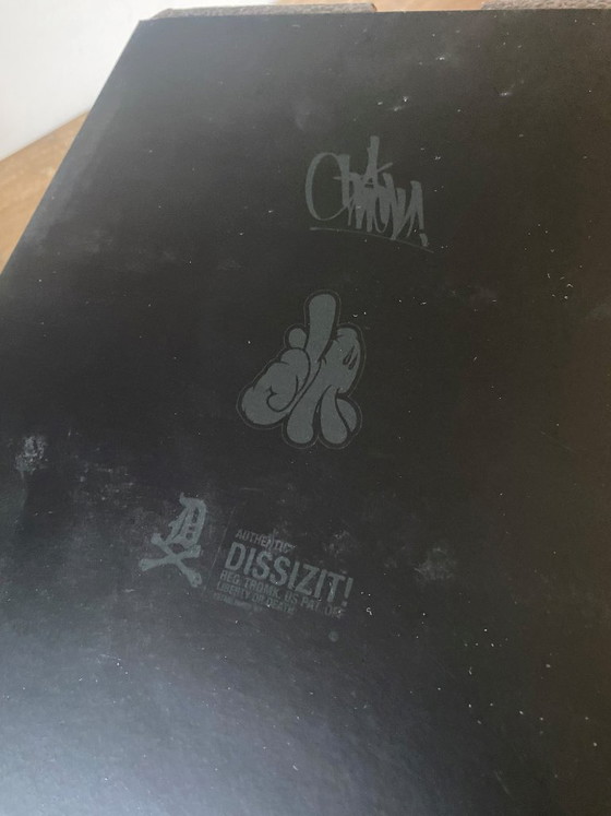 La Hands Vinylfigur The Slick Black Edition, limitierte Auflage von 100 Stück, 2018 – Bildhauerei, Plastic (photo 19 of 20)