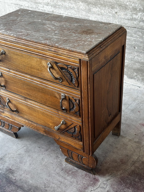 Kompakte Art-Deco-Kommode aus den 1930er Jahren, aus geschnitztem Holz und Marmor – Commode Art deco (photo 4 of 14)