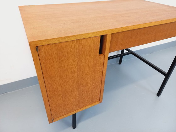 Image 1 of Bureau moderniste vintage Multitable par Jacques Hitier en bois de chêne et métal noir des années 50 60