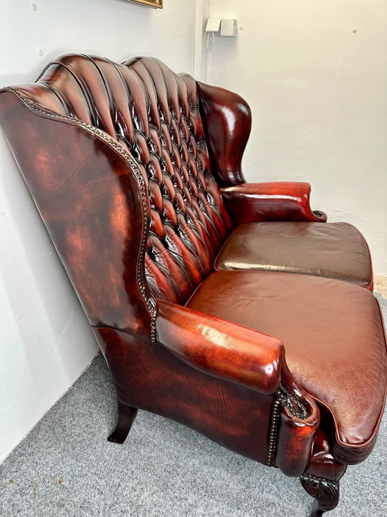 Canapé Chesterfield 2 places style Queen Anne Oxblood Red Angleterre, Canapés 2 places, Cuir, Rouge (photo 7 sur 11)