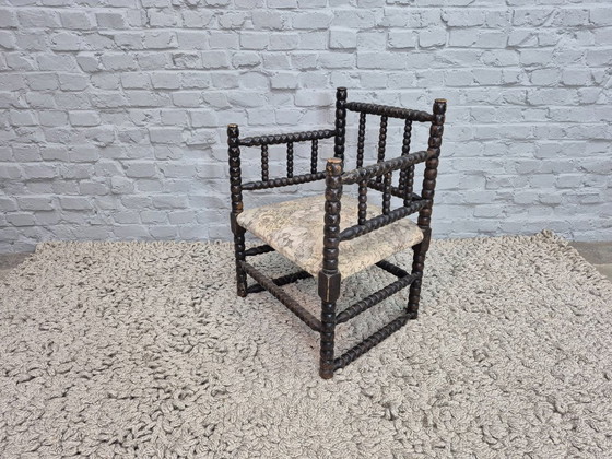 Image 1 of Fauteuil à boutons décoratifs à bobines (bouton) du début du XXe siècle – vers 1920-1940