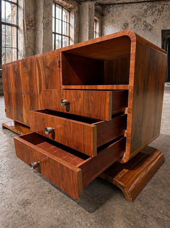 Image 1 of Sideboard/Schrank aus Walnussholz im Art-déco-Stil, 1930er–1940er Jahre, Mitteleuropa