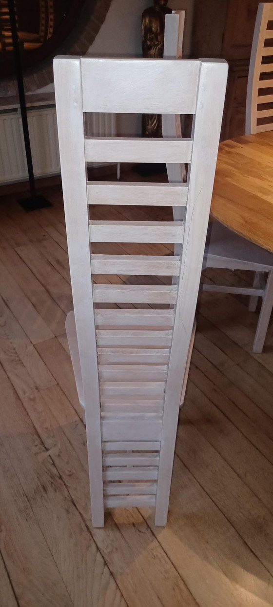 Image 1 of 6 Design-Stühle aus weiß geöltem Teakholz