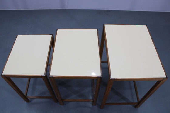 Image 1 of 1940er Art Deco Nisttische mit Opaxglasplatte, Tschechoslowakei