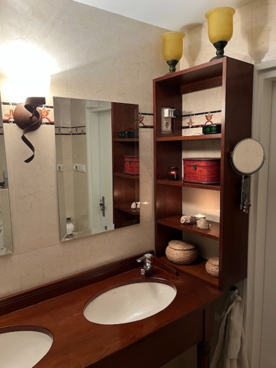 Image 1 of Mobili da bagno in legno di ciliegio realizzati a mano