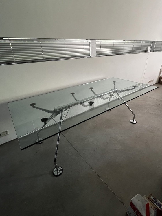 Image 1 of Nomos Tisch von Tecno – entworfen vom Architekten Norman Foster