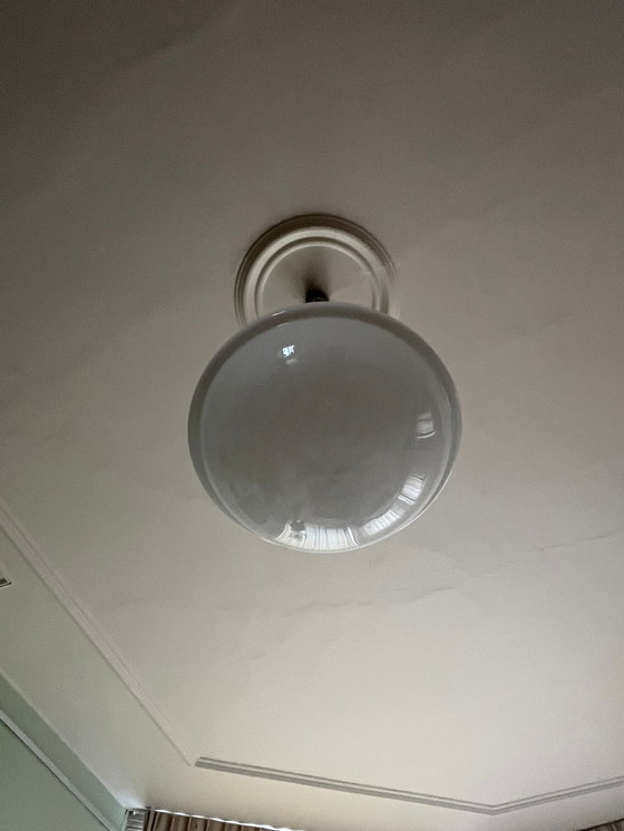 Image 1 of !930's Schoolhouse Lampe à suspension Globe en verre blanc