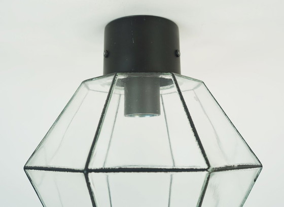 Image 1 of Vintage plafondlamp uit de jaren 60/70 van Glashütte Limburg, inbouwmodel, heldere glazen kap en metalen voet.