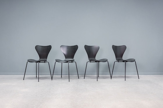 Image 1 of Sedia "farfalla" Serie 7, set da 4