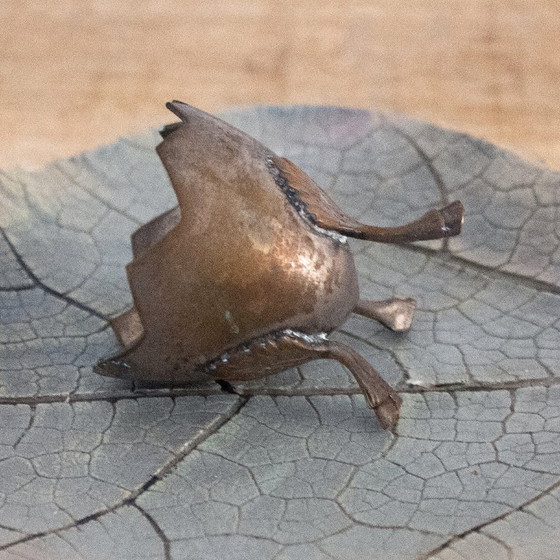 Coquetier ancien français en laiton à trois pieds à sabots fendus – Objets déco, Brass (photo 3 of 8)