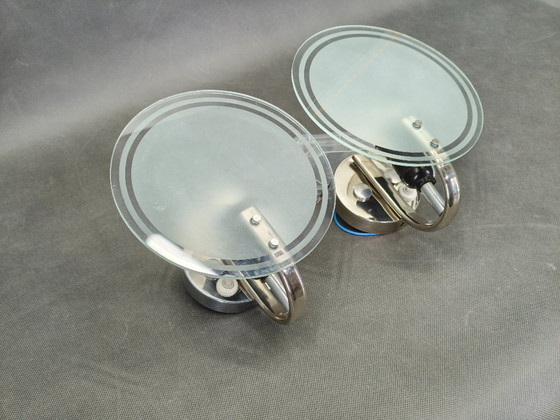 Image 1 of Een paar Tsjechische art-deco wandlampen van mat glas, jaren 1940.