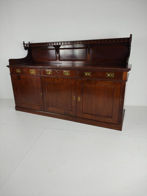 Early 20th-century English mahogany dresser/sideboard – Brass campaign fittings