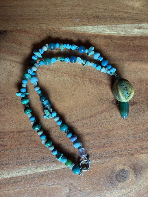 New necklace with green vintage beads and pendant 48 cm