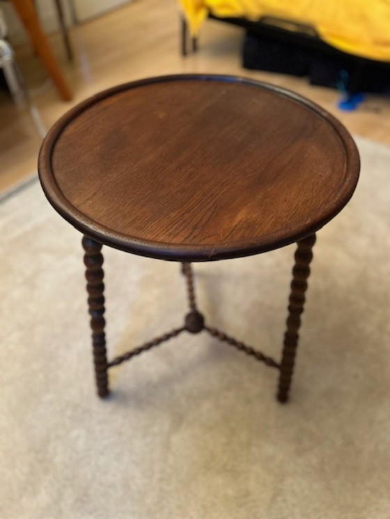 Image 1 of Tavolino laterale in legno in stile bobina con gambe tornite