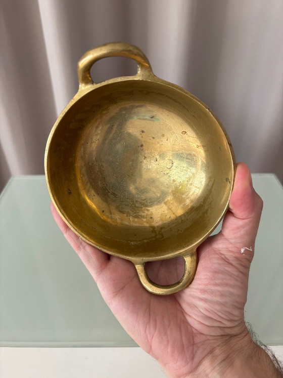 Ciotola vintage in ottone massiccio con manici ad anello, anni '60 – Ciotole, Brass (photo 6 of 9)