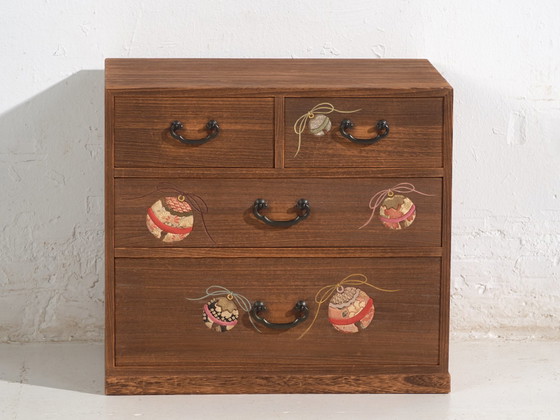 Commode japonaise en Paulownia – Période Showa (c.1950–1979) – Metal (photo 33 of 40)