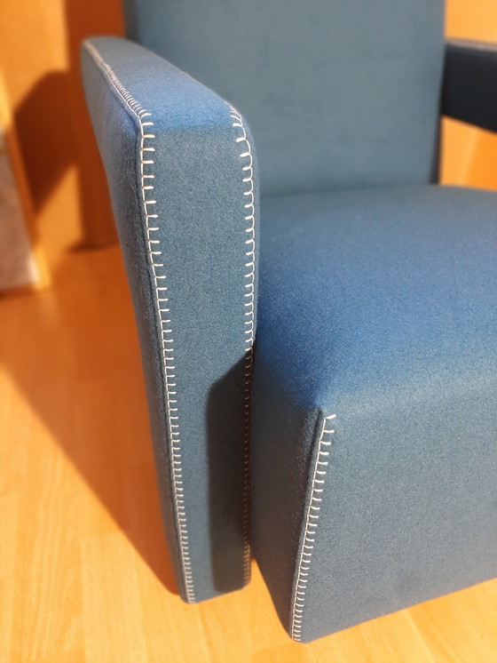 Image 1 of Cassina Utrecht 637, nueva, nunca usada, en tela de lana azul petróleo (serie 13L), costuras de caballo