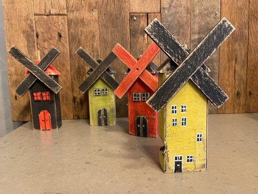Miniature houses and windmills