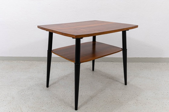 Image 1 of Couchtisch aus Nussbaumholz, Polen, 1960er Jahre