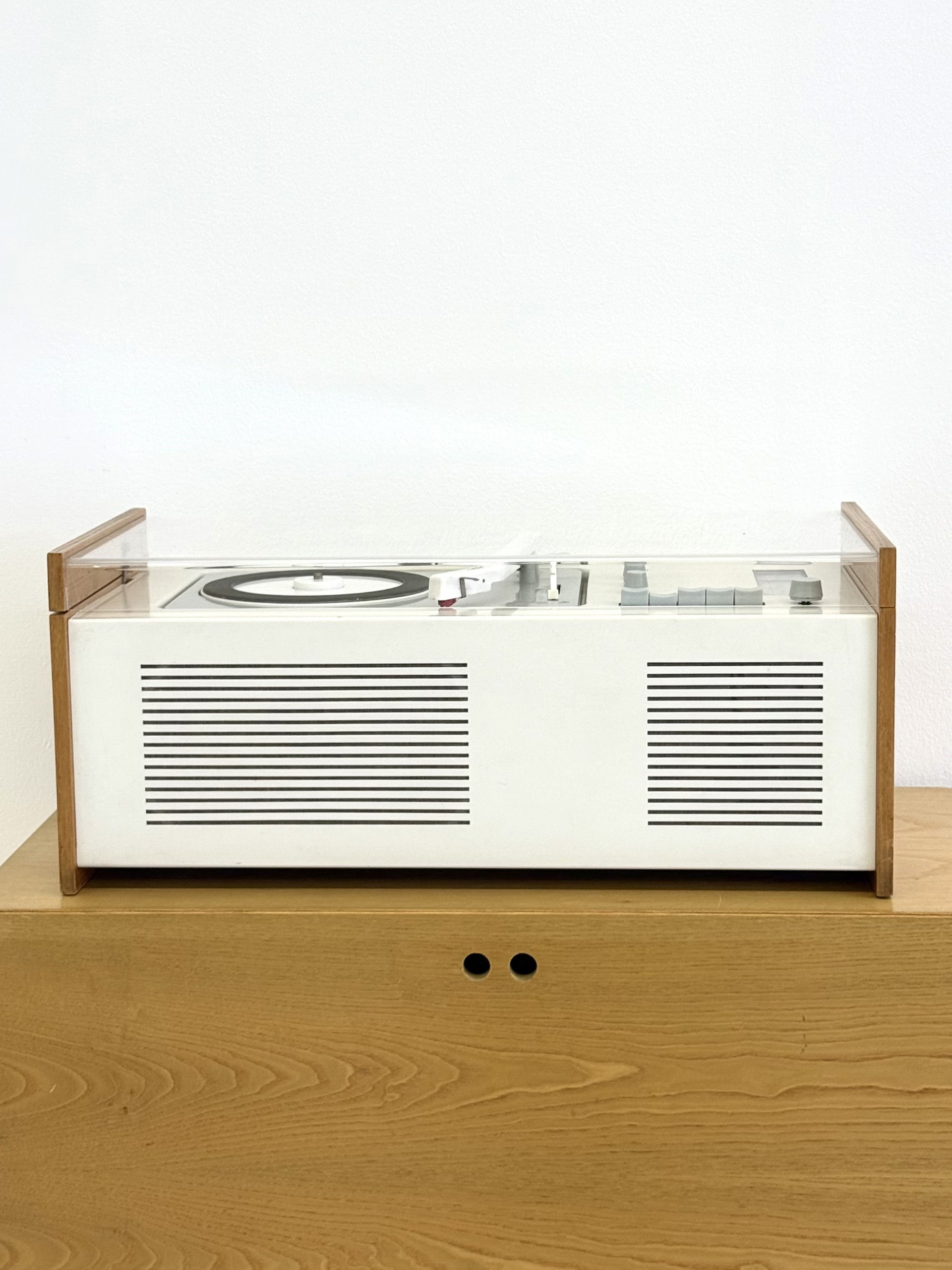 アンプ BRAUN SK6 DIETER RAMS & HANS GUGELOT 1960's Braun SK6 record player designed by Dieter Rams and