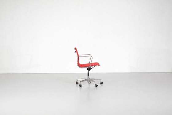 Image 1 of Stoel "EA 117" van Charles Ray Eames voor ICF, Verenigde Staten, 1969.