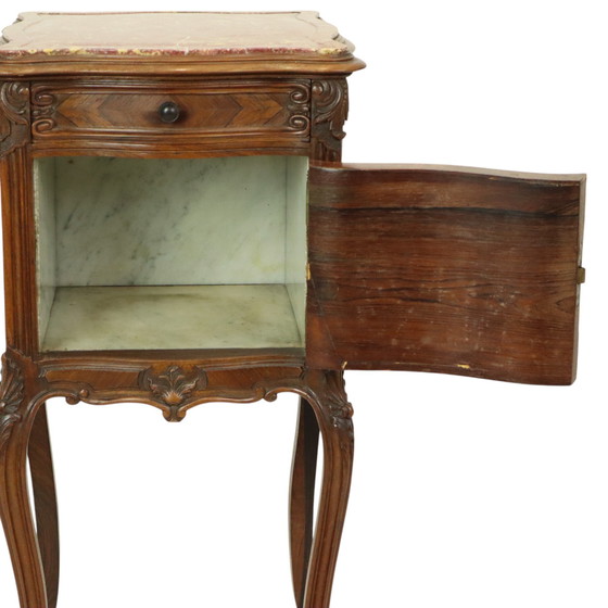 Image 1 of Table de nuit en marbre bombé antique