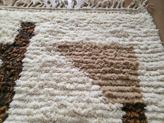 Image 1 of Magnificent handcrafted rug 200cm x 300cm